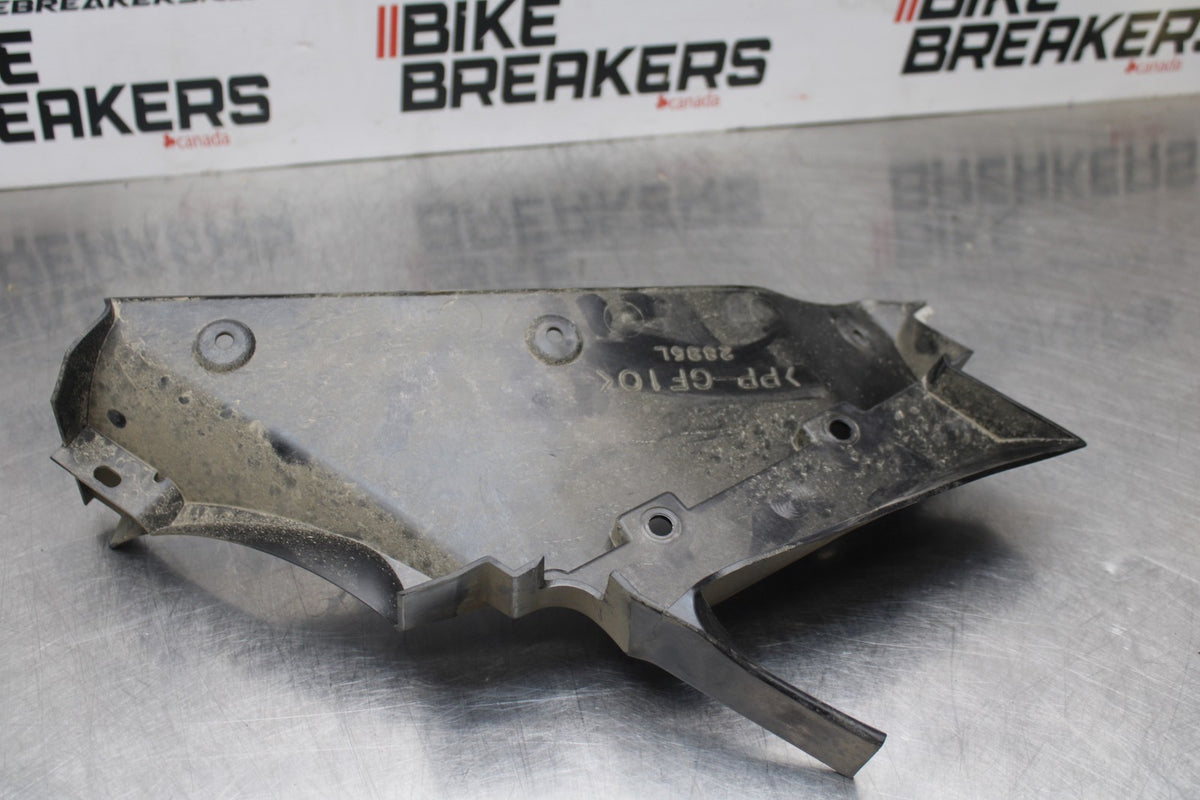 22-25 YAMAHA YZF R7 LEFT INNER FAIRING COWL PANEL TRIM OEM BB769