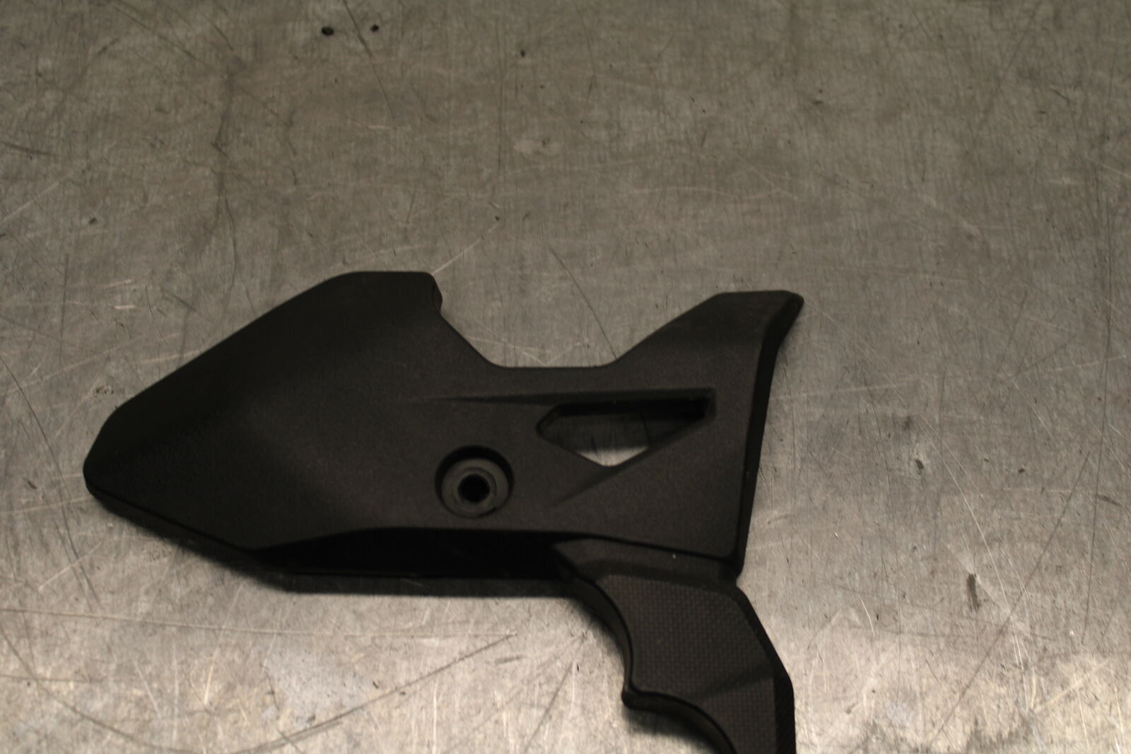 19-22 KAWASAKI Z400 RIGHT FRAME/ REARSET SIDE COVER COWL PANEL BB738