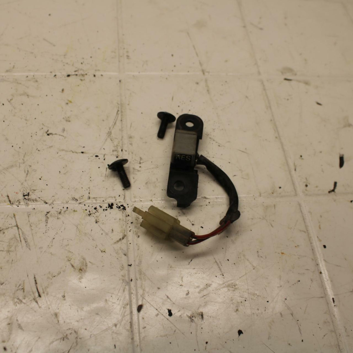 86-89 YAMAHA FJ1200 FUEL RESERVE SWITCH BB11