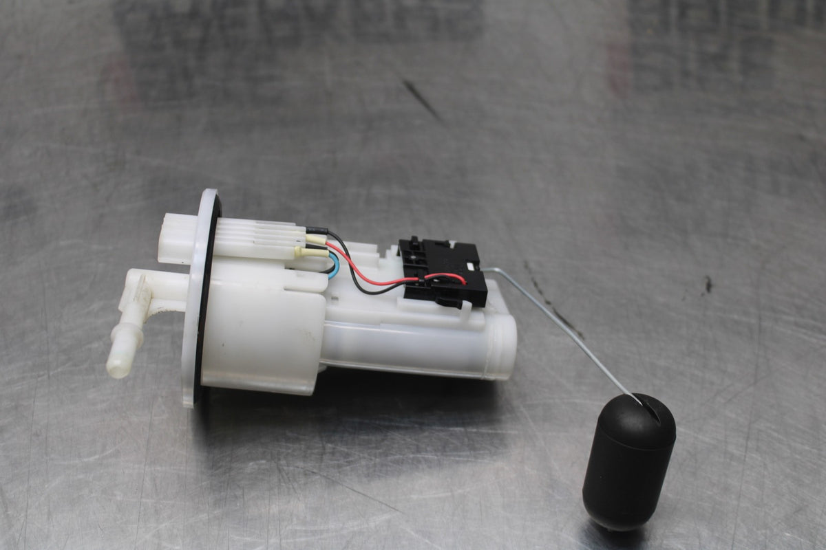 16 YAMAHA XSR900 FUEL PUMP GAS PETROL SENDER UNIT BB786
