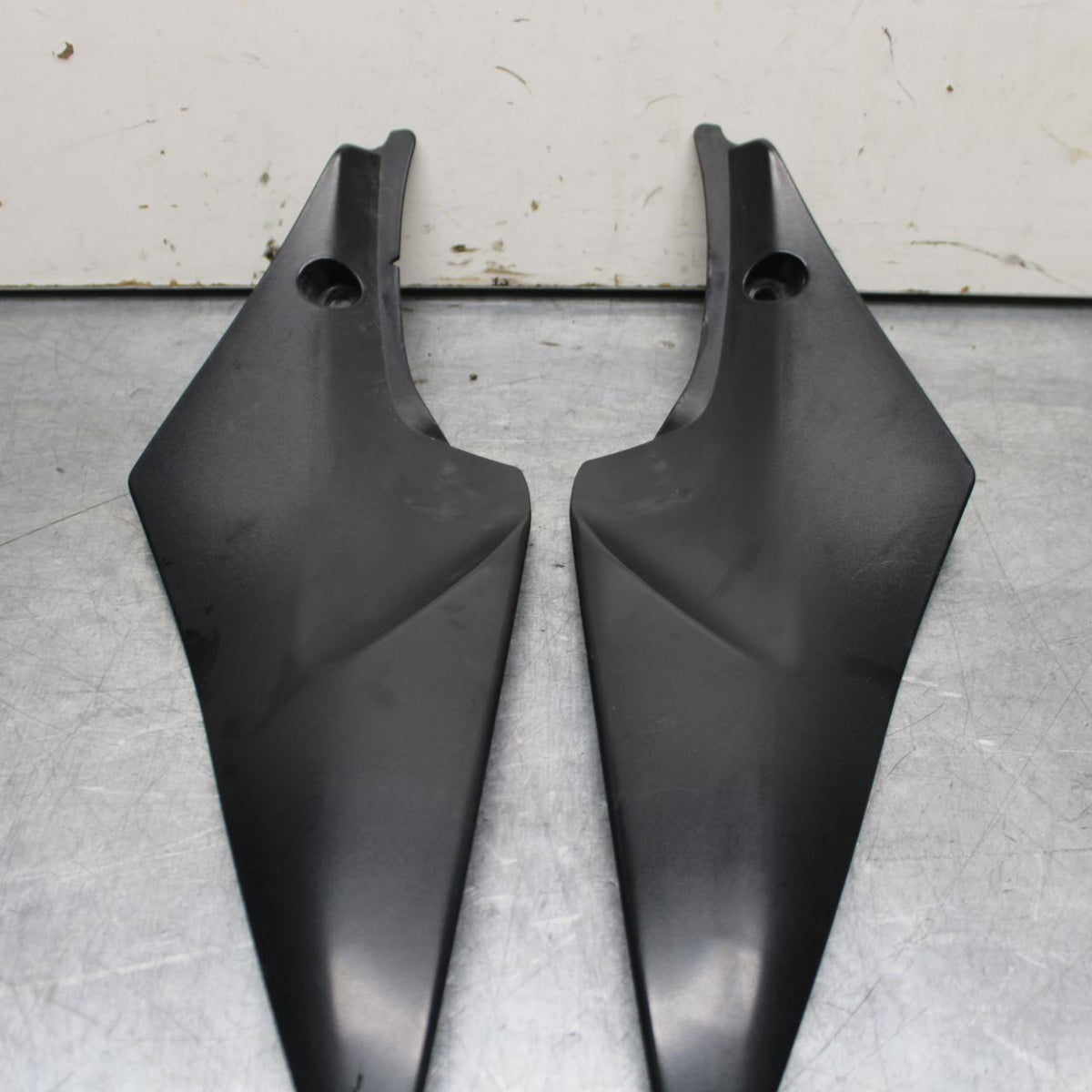 06-07 SUZUKI GSXR750 RIGHT LEFT FRONT SIDE SEAT PANELS TRIMS COWLS BB613