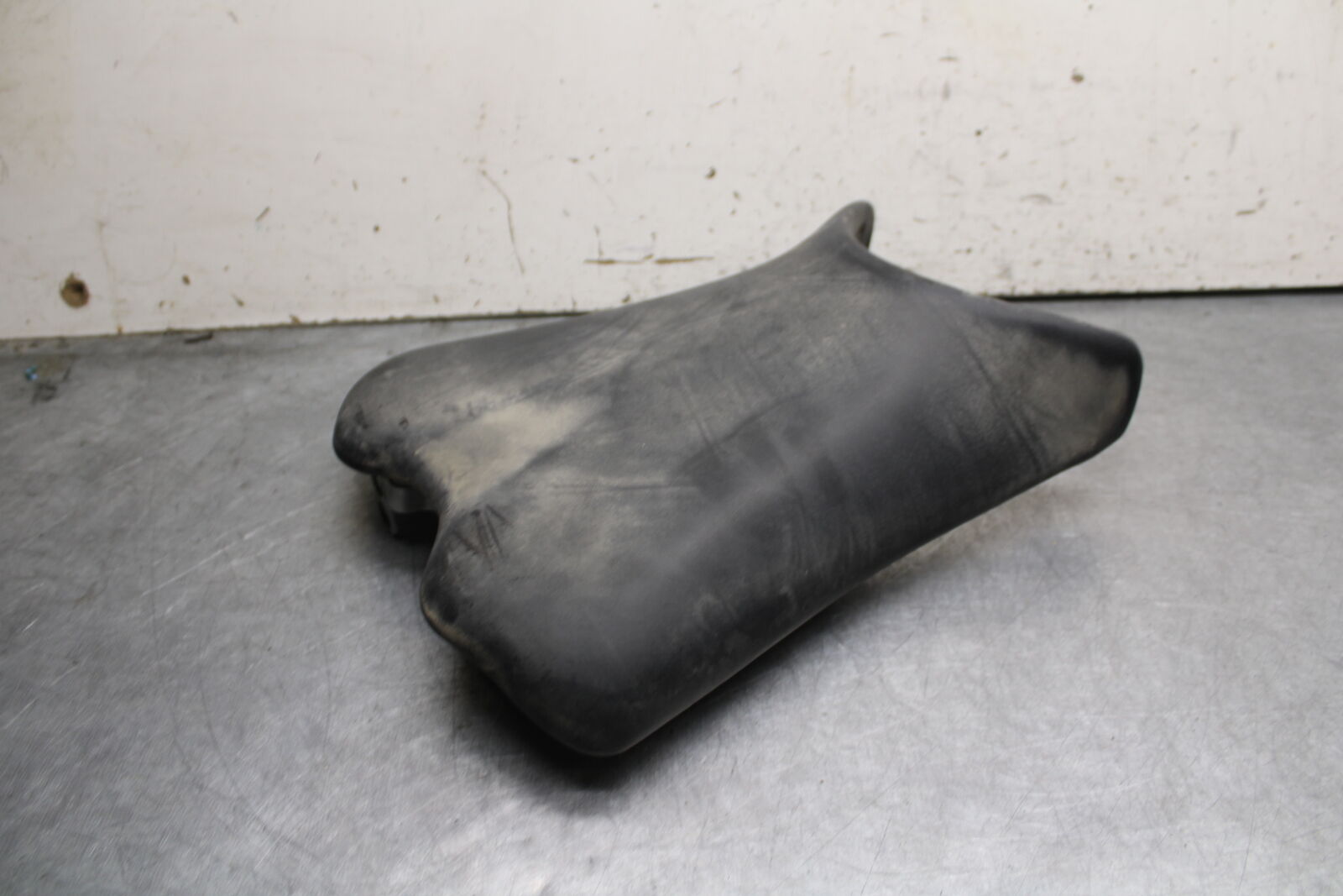 09-15 YAMAHA FZ6R FRONT DRIVERS SEAT PAD SADDLE PILLION  BB686