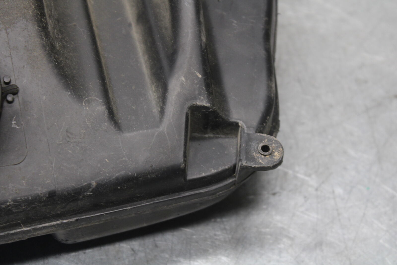 05-09 SUZUKI BOULEVARD C90 AIRBOX AIR INTAKE FILTER BOX BB692