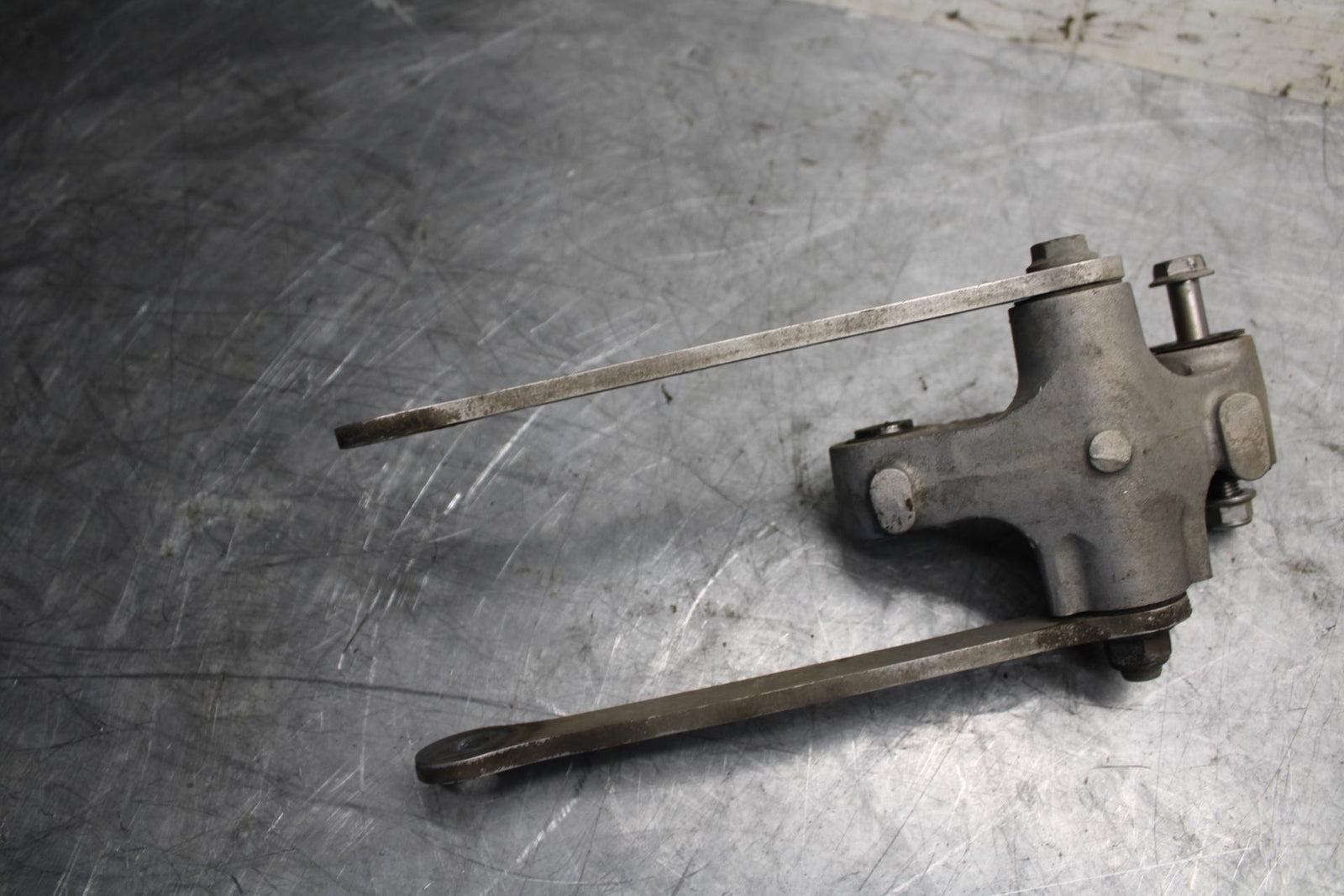 2008 Kawasaki Ninja ZX10R  REAR DOGBONE SHOCK LINKAGE LINK 39007-0006 BB524