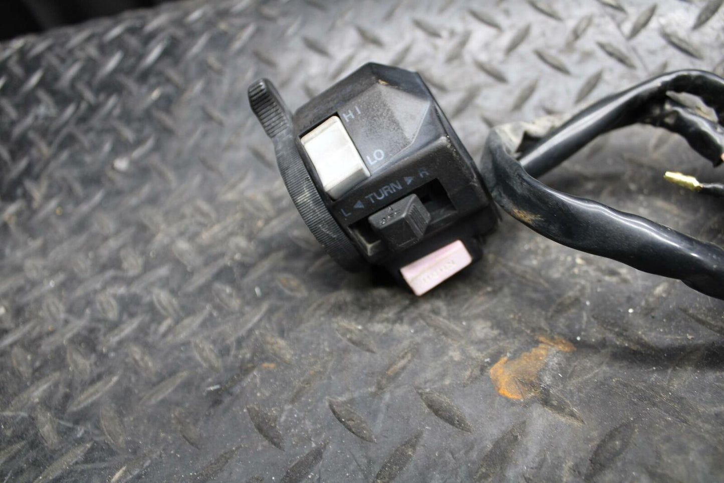 84-85 YAMAHA VIRAGO 1000 LEFT CLIP ON HANDLE HORN SIGNALS CLUTCH SWITCHES BB173