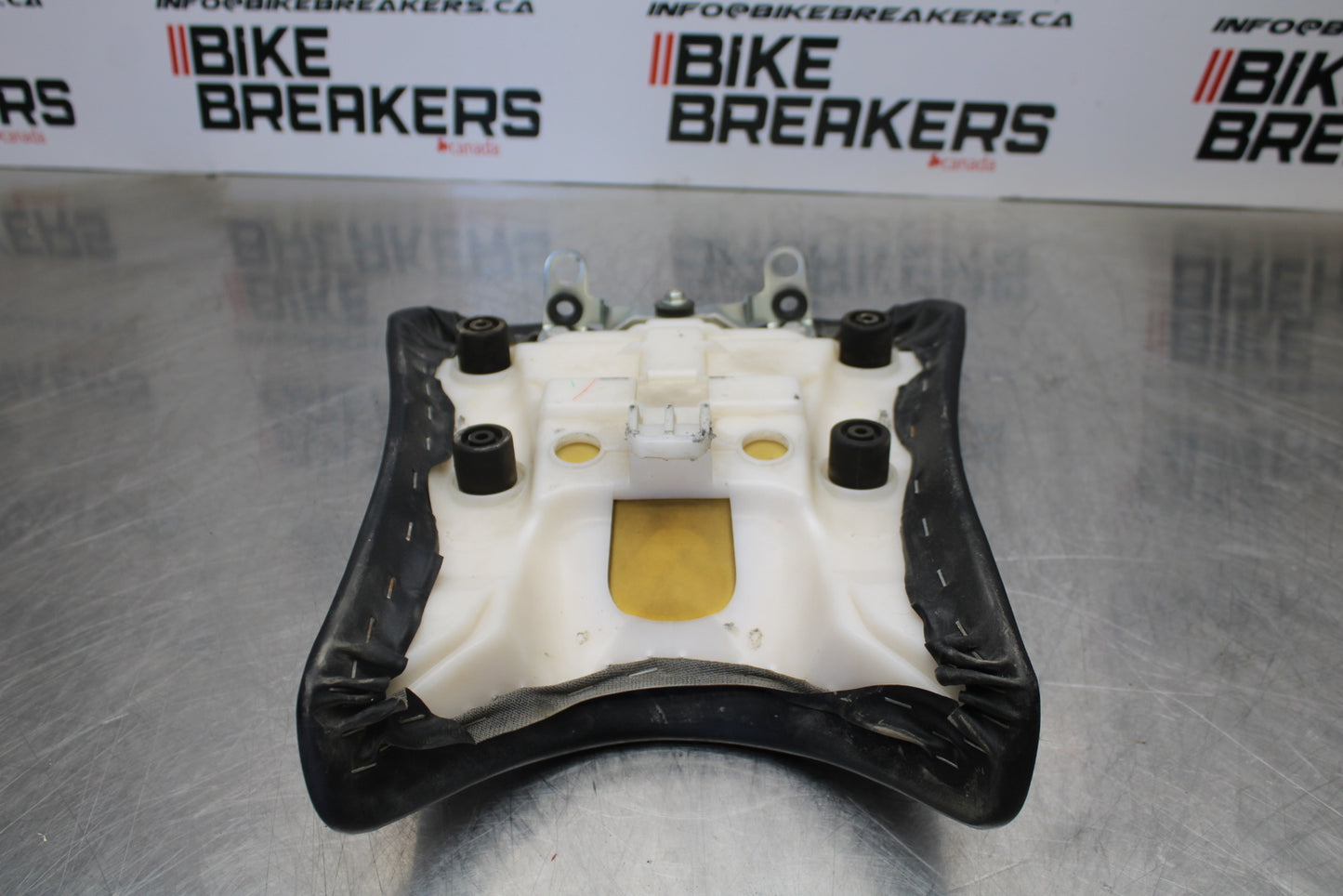 09-15 YAMAHA FZ6R FRONT DRIVERS SEAT PAD SADDLE PILLION BB161