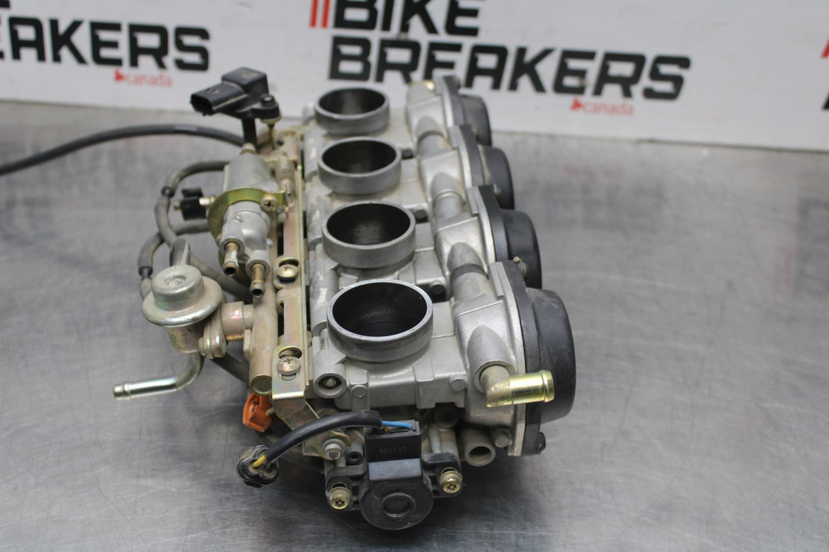 05 YAMAHA YZF R6 MAIN FUEL INJECTORS / THROTTLE BODIES BB814