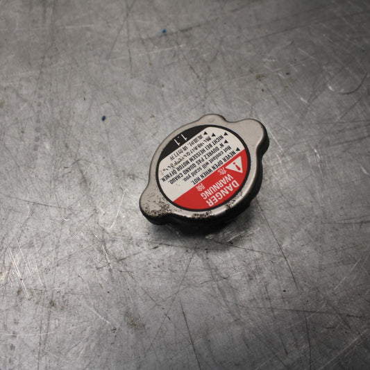 18 KAWASAKI Z 400 RADIATOR CAP BB469