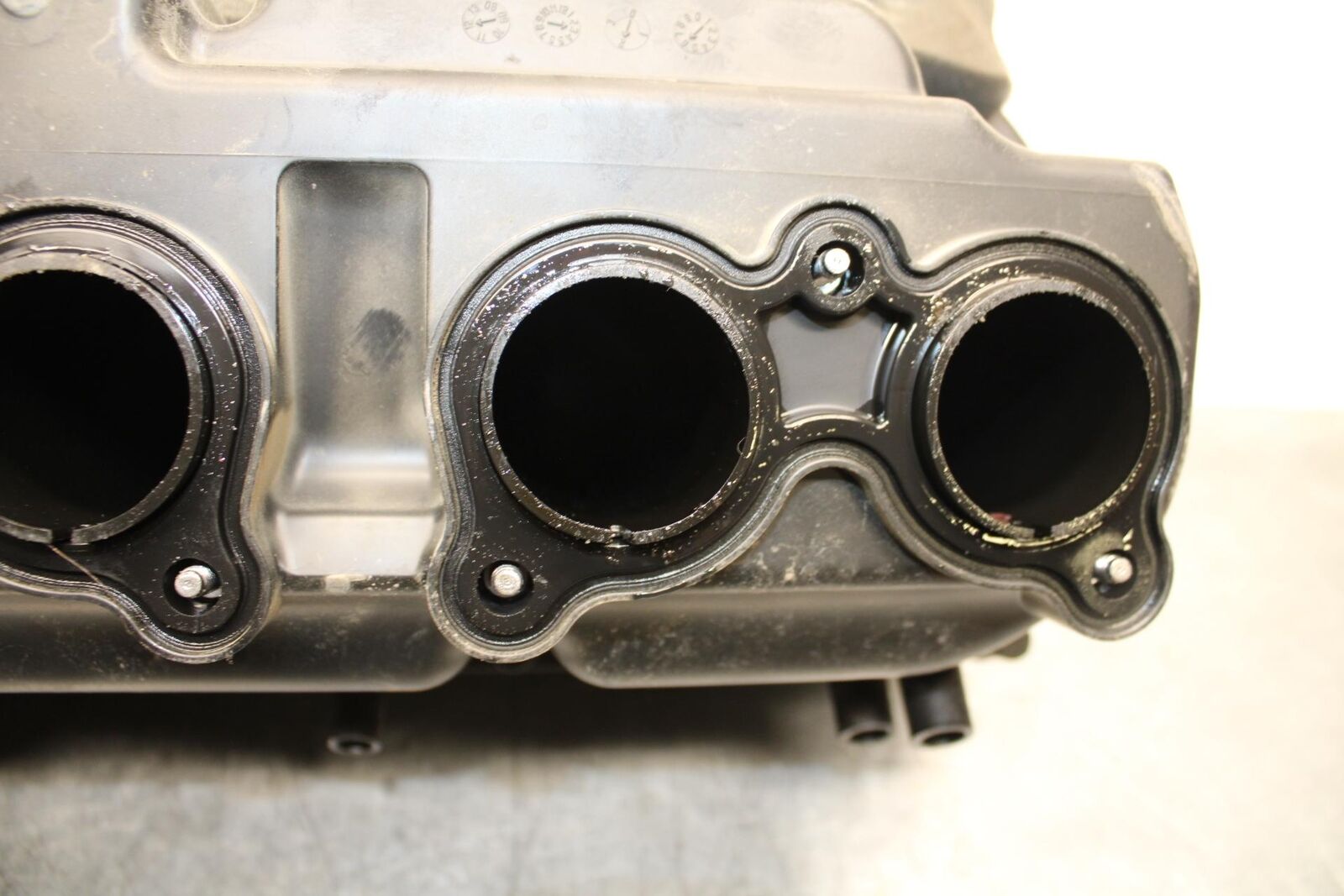 2012 Yamaha FZ8 AIRBOX AIR INTAKE BB550