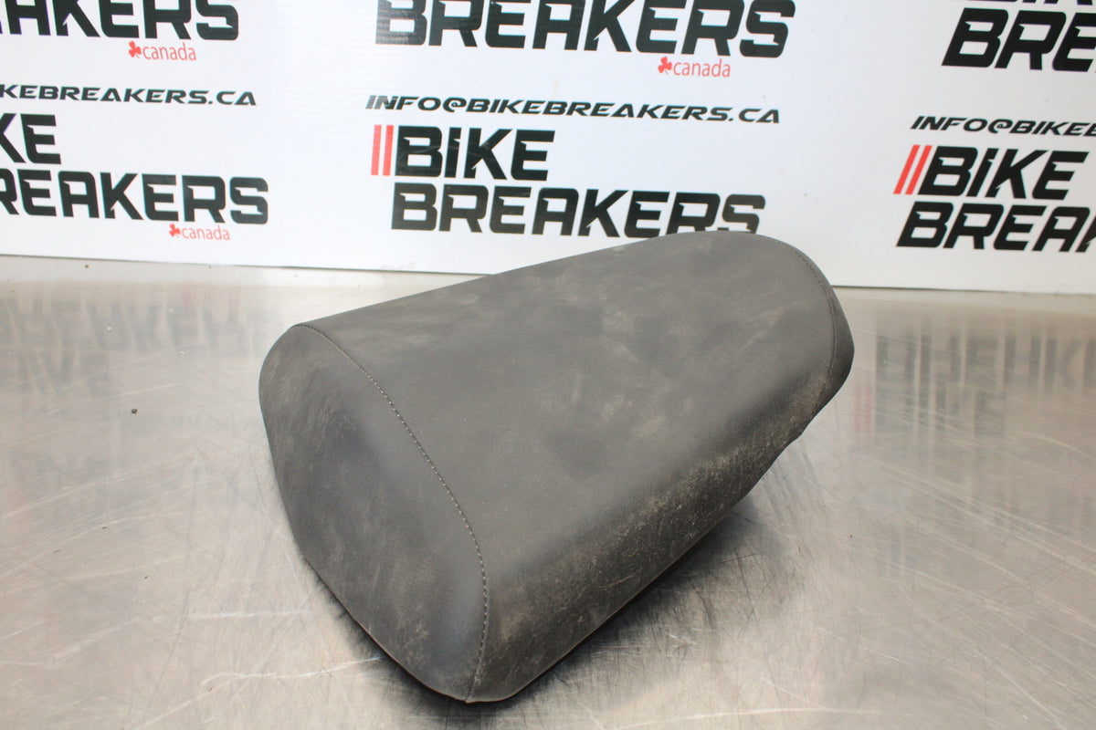 15-16 HONDA CB300F REAR BACK PASSENGER TANDEM SEAT PAD SADDLE PILLION BB150