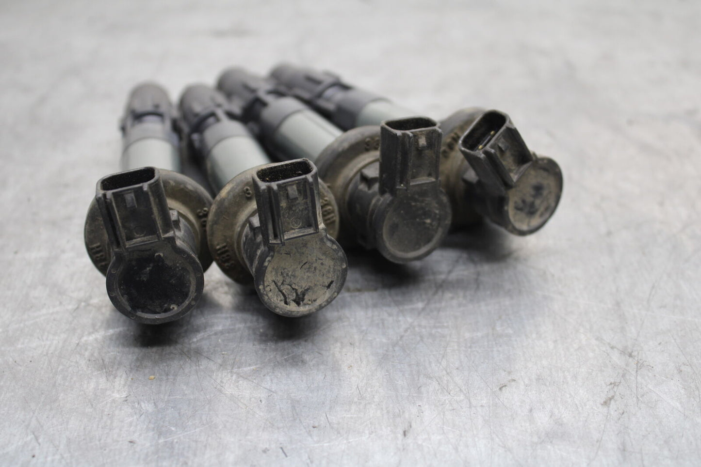 11-24 SUZUKI GSXR750 IGNITION COILS COIL SPARK PLUG CAPS 33410-38H00 BB714