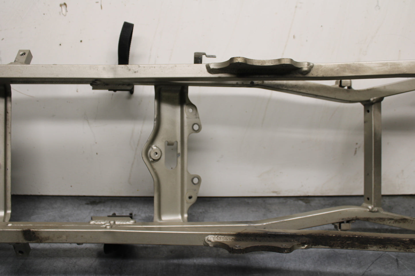 00-02 KAWASAKI NINJA ZX6R REAR SUBFRAME BACK SUB FRAME BB750