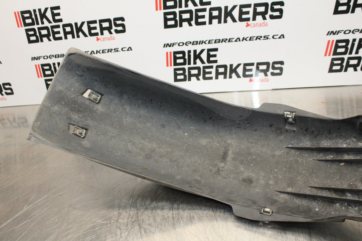 08 MOTO GUZZI BREVA 750 REAR BACK FENDER MUD GUARD BB154