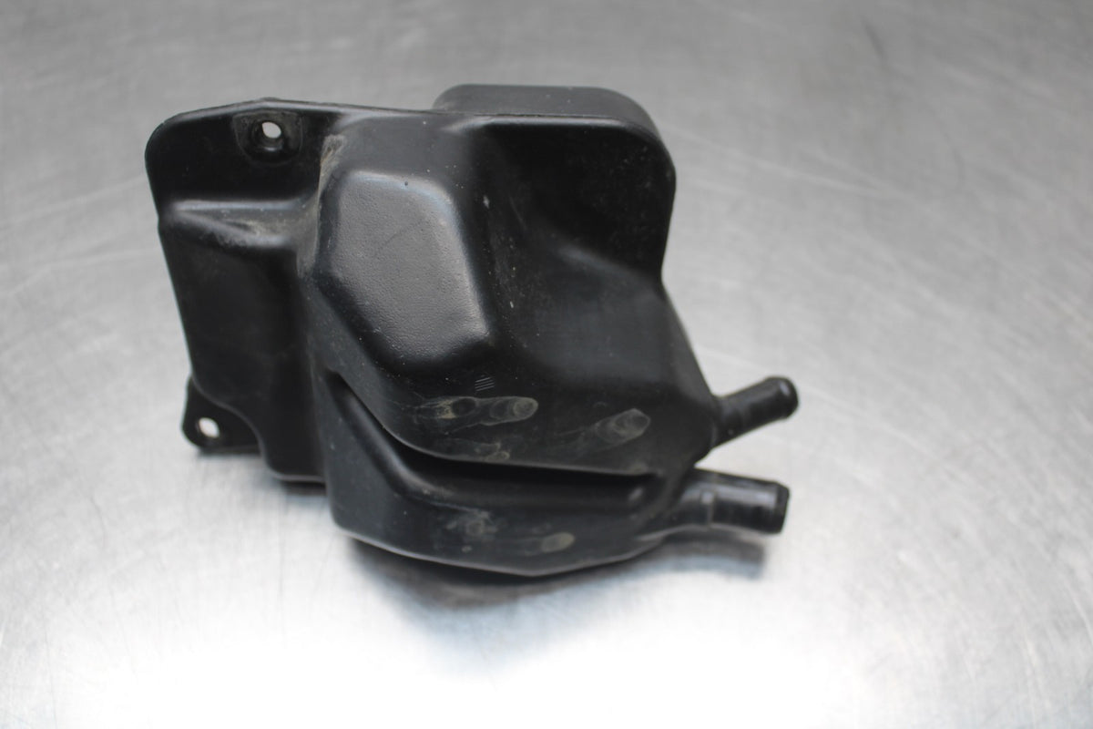 02 DUCATI MONSTER 620 ENGINE MOTOR OIL BREATHER TANK BB851