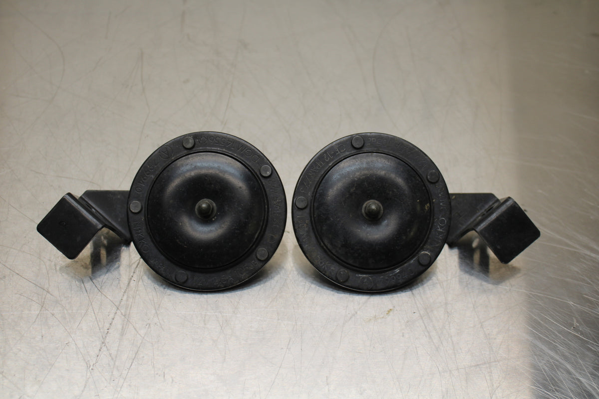 86 SUZUKI GS750ES HORN SIGNAL SET BB140