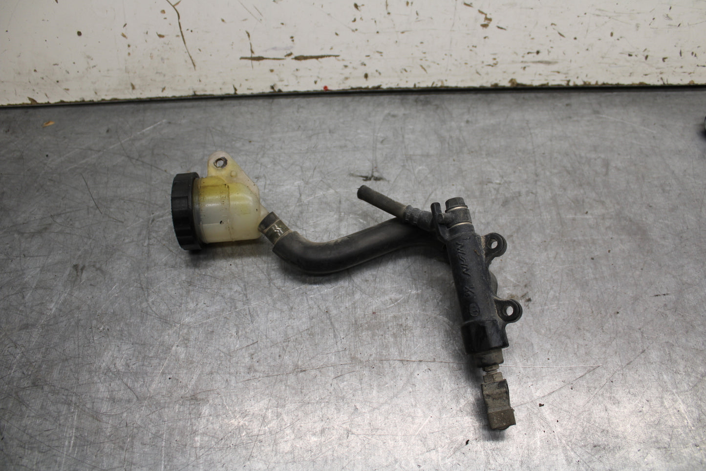 02-04 HONDA VTX1800S REAR BACK BRAKE MASTER CYLINDER W RESERVOIR BB712