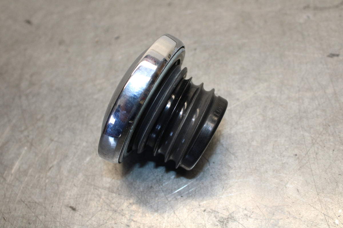 04-16 HARLEY-DAVIDSON SPORTSTER 883 FUEL TANK GAS CAP BB680