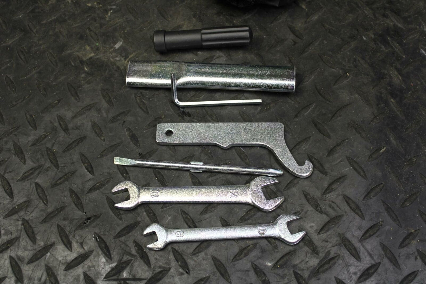 19 YAMAHA YZF R3 STOCK TOOLS OEM TOOL BAG KIT SET BB177