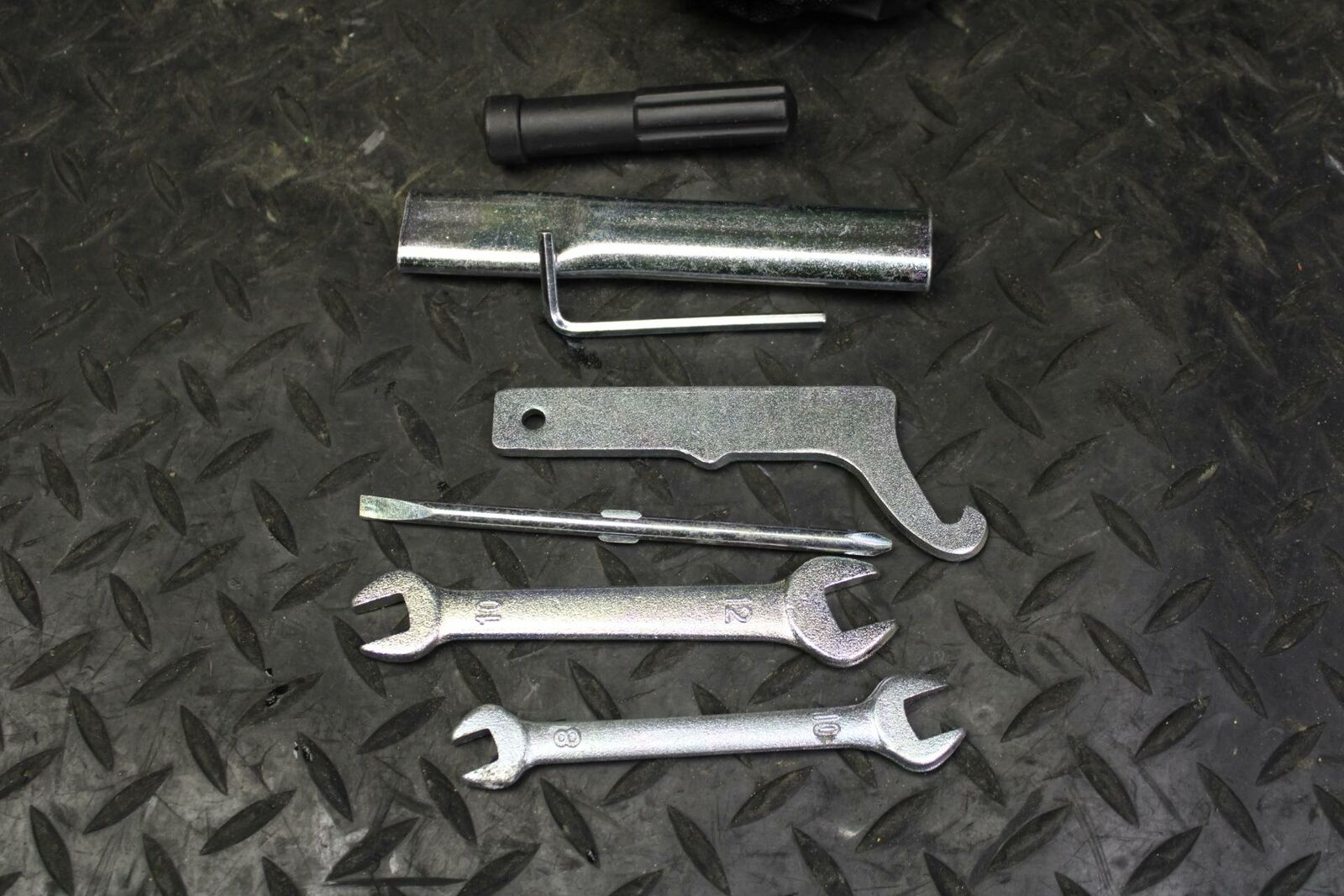 19 YAMAHA YZF R3 STOCK TOOLS OEM TOOL BAG KIT SET BB177
