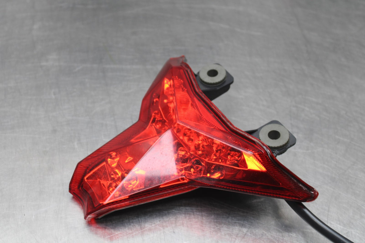 24-25 KAWASAKI NINJA ZX4R REAR TAIL TAILLIGHT BACK BRAKE LIGHT BB840