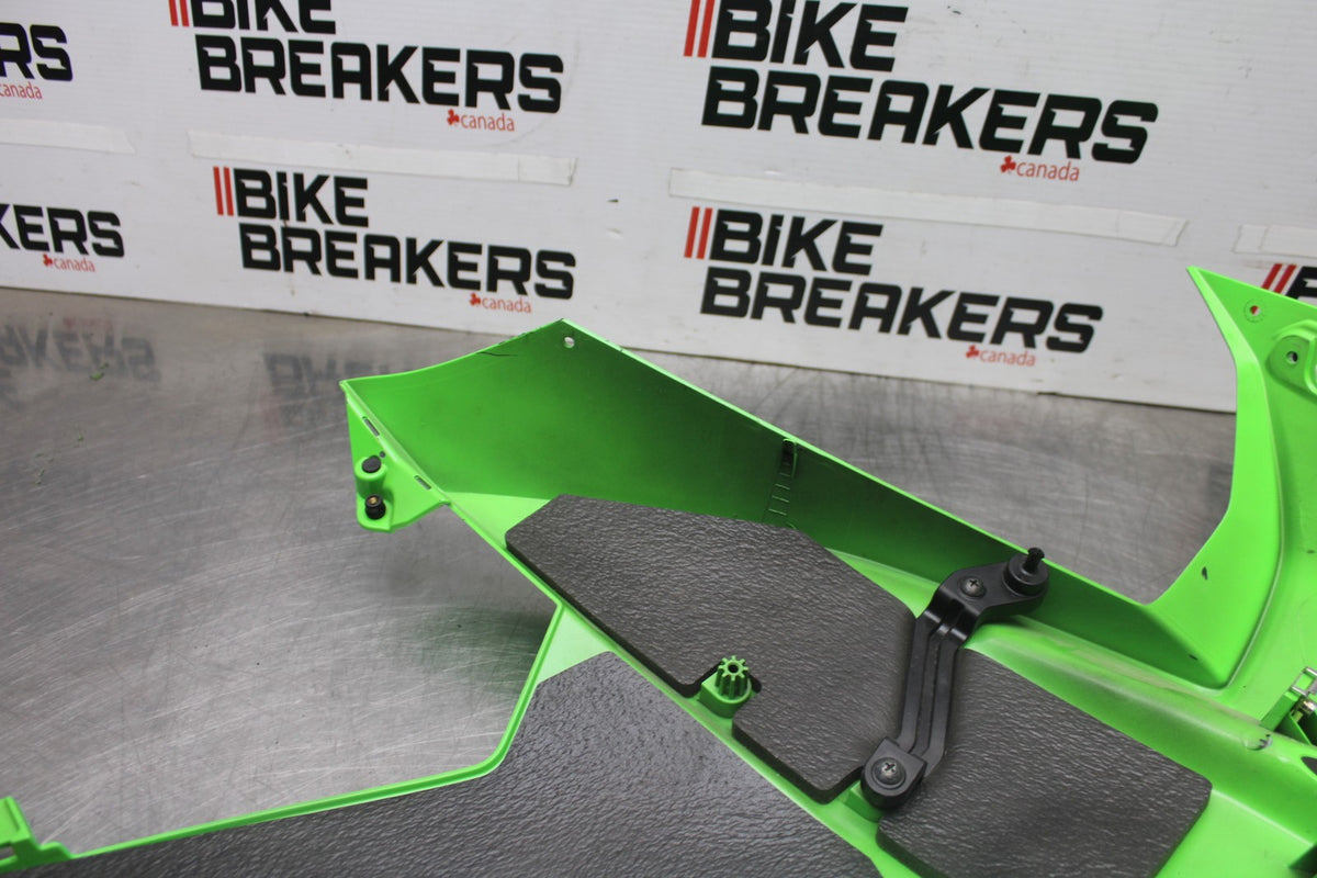 08 KAWASAKI NINJA ZX10R OEM LEFT MID UPPER SIDE FAIRING COWL PLASTIC BB902