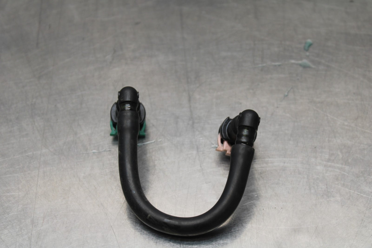 11-22 SUZUKI GSXR 600  FUEL HOSE GAS LINE TUBE PIPE BB193