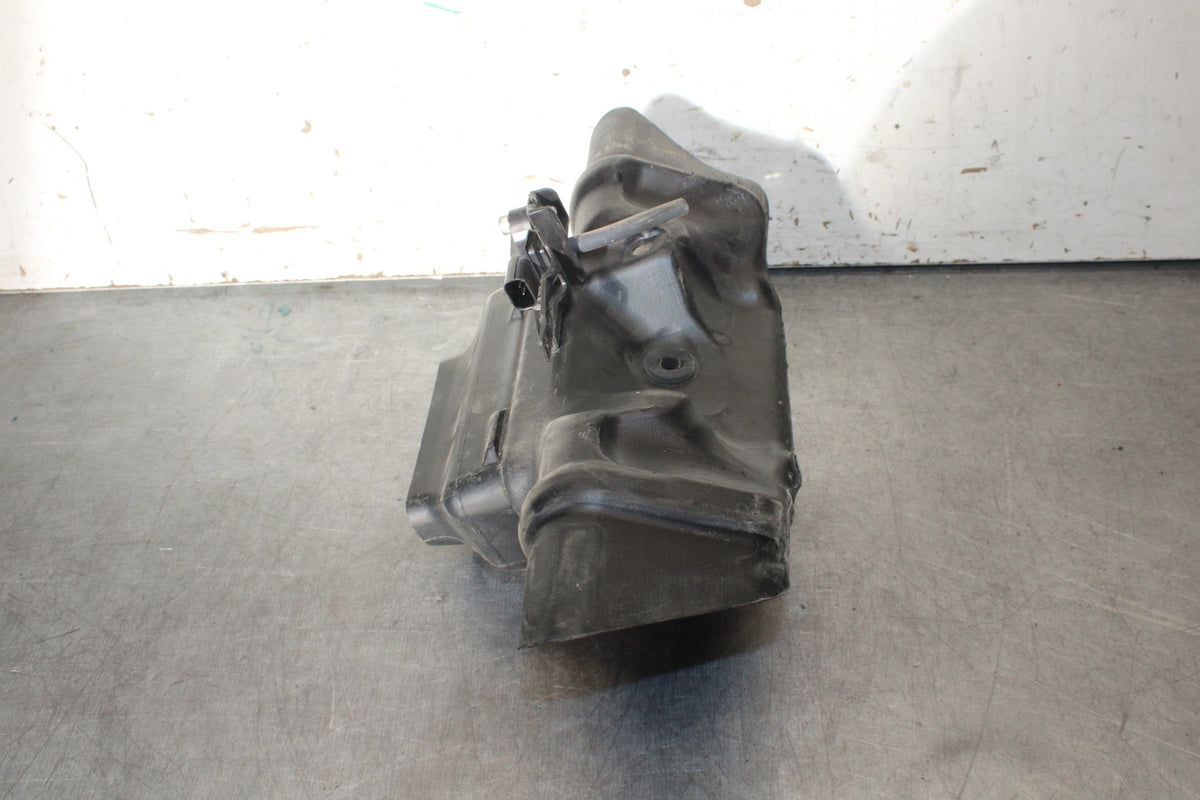09-14 YAMAHA YZF R1 RAM AIR INTAKE TUBE DUCT BB696