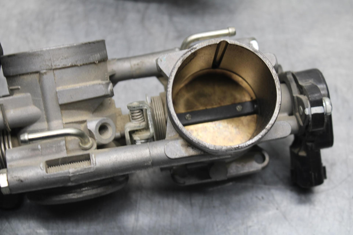 06-14 YAMAHA ROADLINER S XV1900S THROTTLE BODY BODIES BB619