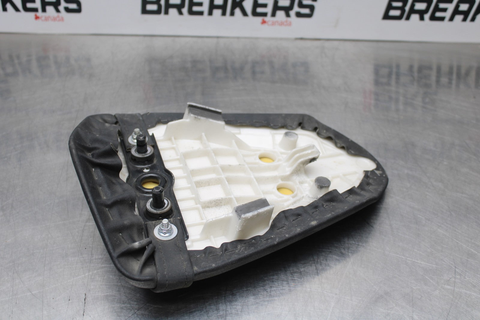 08 KAWASAKI NINJA ZX10R REAR BACK PASSENGER TANDEM SEAT PAD SADDLE PILLION BB201