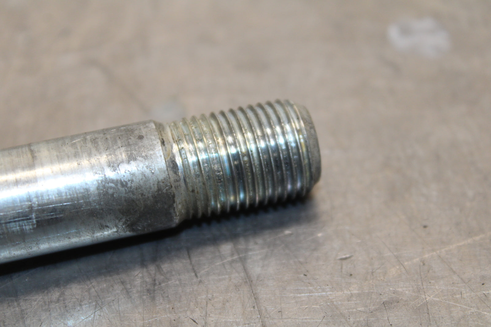 03 SUZUKI SV650S FRONT WHEEL RIM AXLE PIVOT BOLT BB130