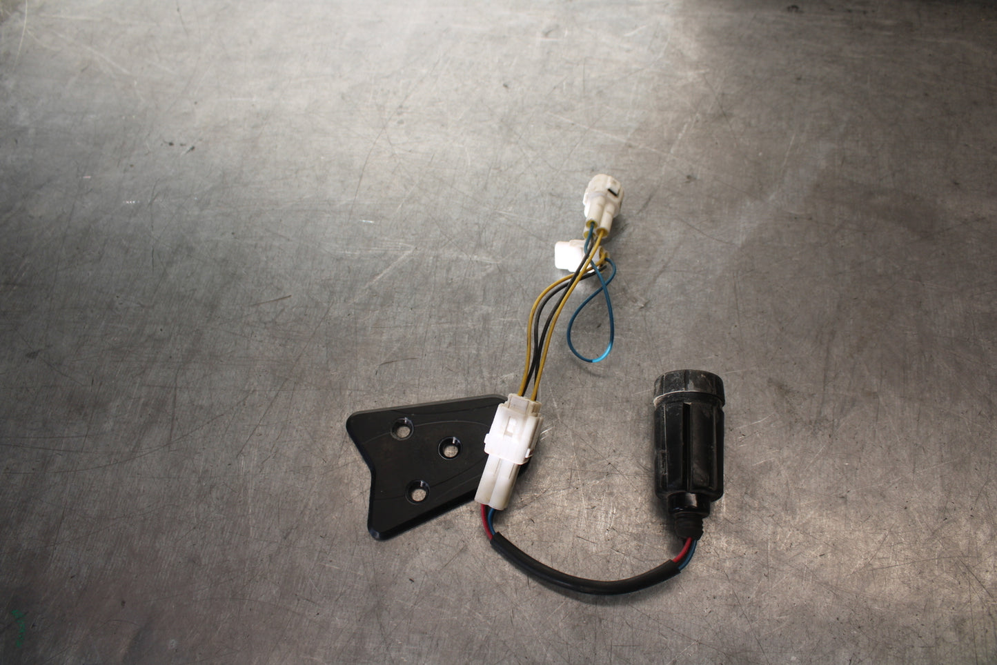 09-14 YAMAHA YZF R1 TST AFTERMARKET TURN SIGNAL RELAY FLASHER SWITCH  BB696