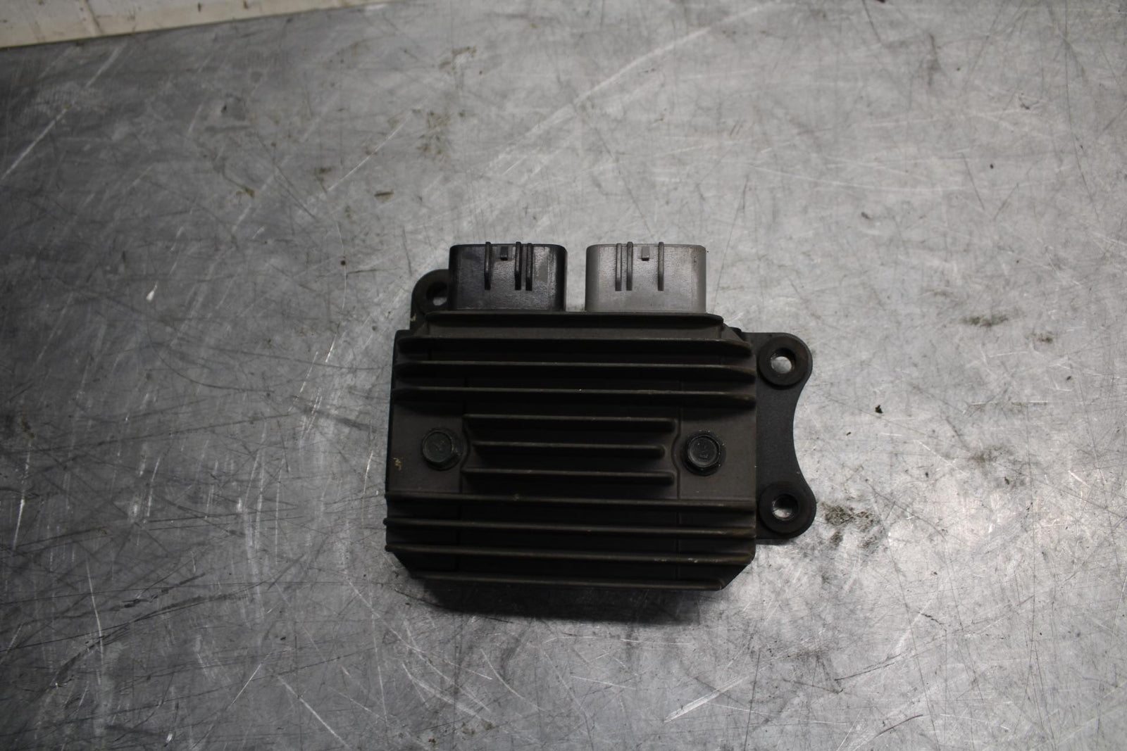 2008 Kawasaki Ninja ZX10R ZX1000E RECTIFIER VOLTAGE REGULATOR 21066-0731 BB524