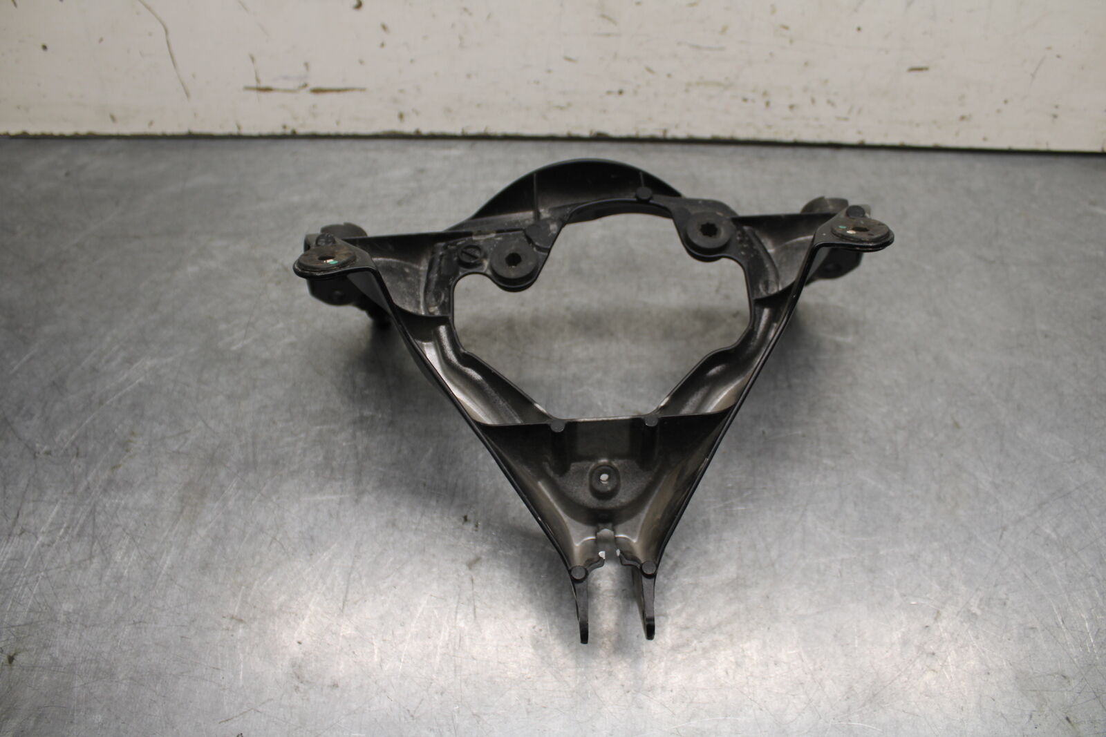 06-07 SUZUKI GSXR750 UPPER FAIRING MIRROR GAUGES STAY BRACKET 94511-01H00 BB670