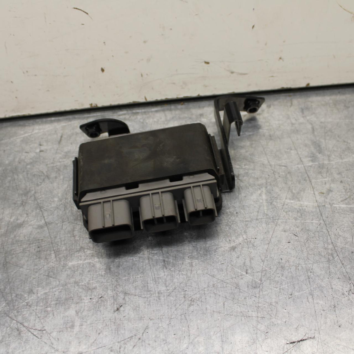 23-24 KAWASAKI ZX4R ZX 4RR ZX 4 RR ZX4 RR RELAY ASSEMBLY FUSE BOX BB610