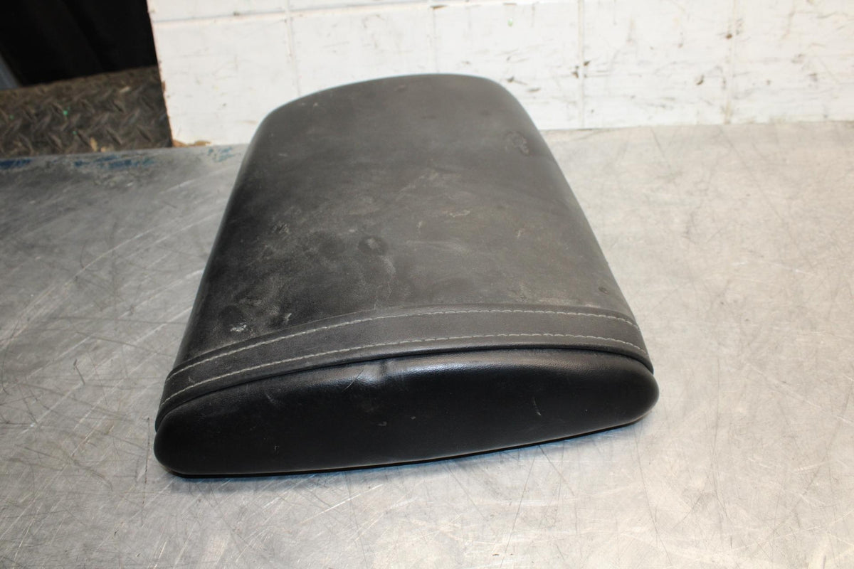 05-06 HONDA CBR600RR REAR BACK PASSENGER TANDEM SEAT PAD SADDLE PILLION BB484