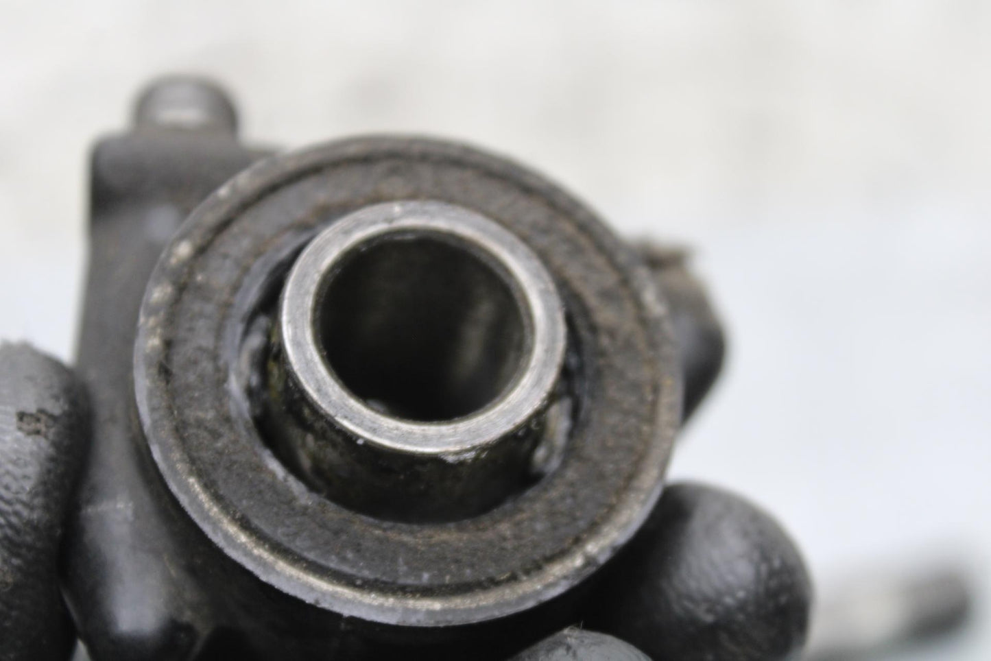 00-01 KAWASAKI ZZR600 FRONT WHEEL RIM AXLE PIVOT BOLT BB568