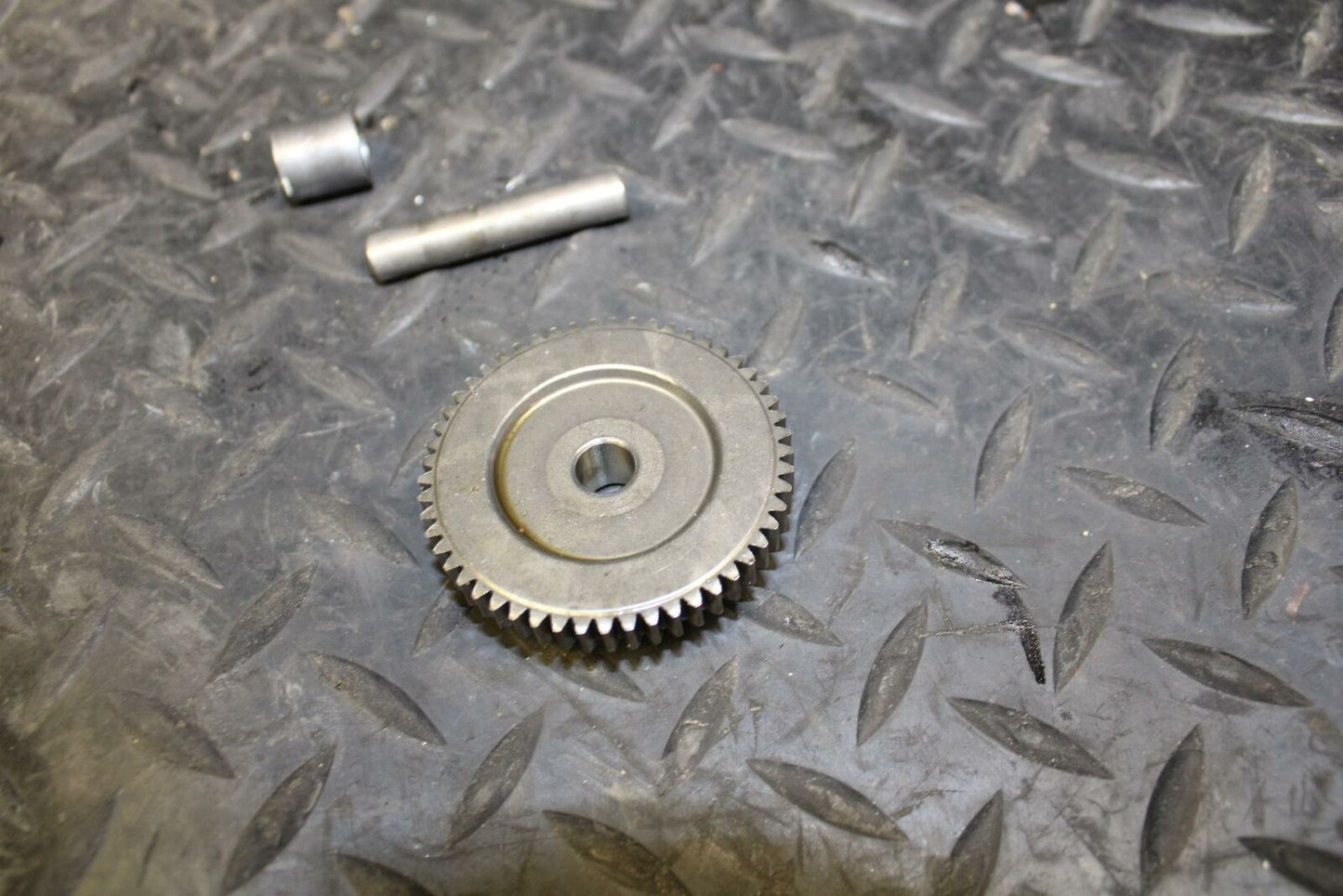 08 HONDA CBR125R ENGINE MOTOR IDLER IDLING GEAR bb180