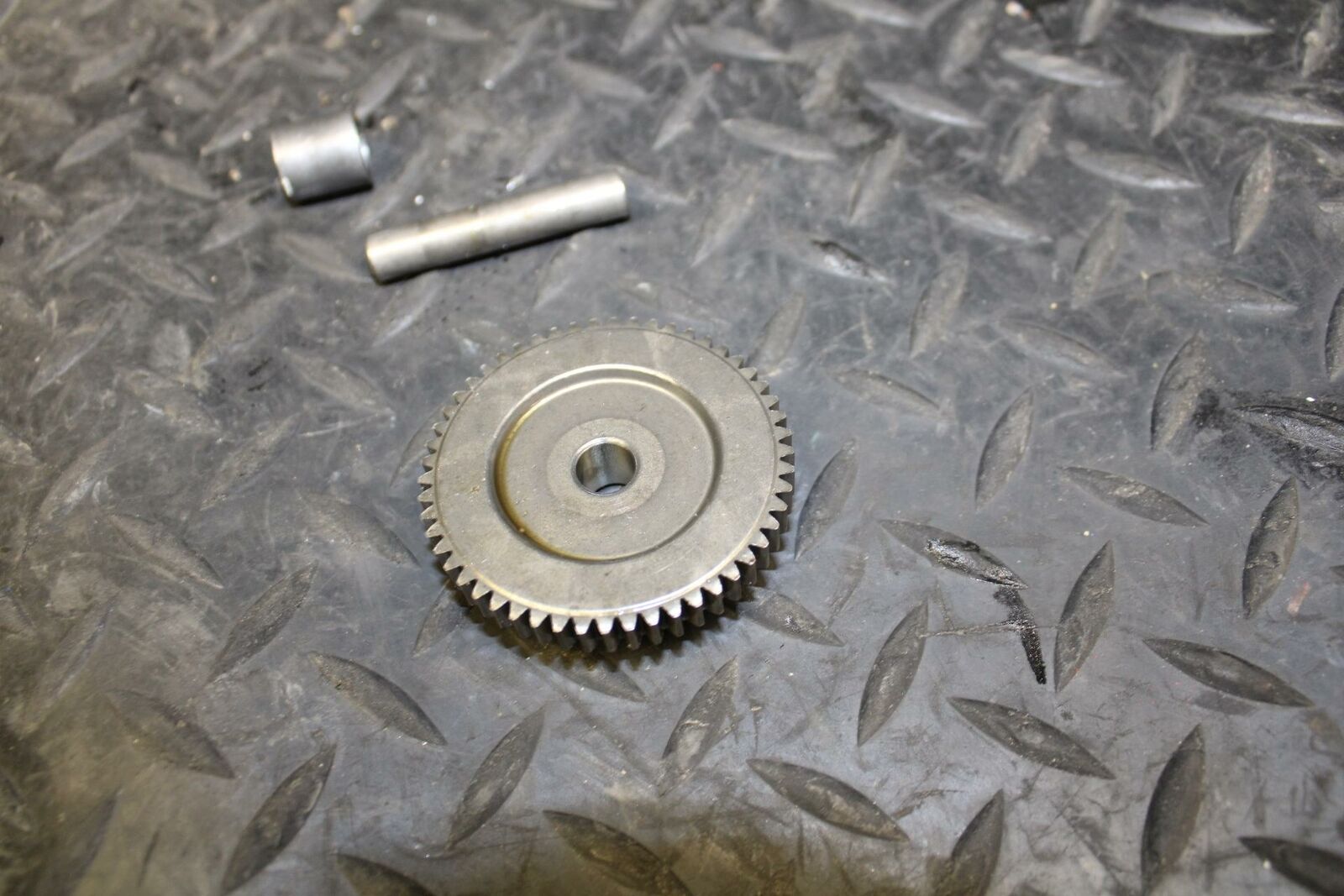 08 HONDA CBR125R ENGINE MOTOR IDLER IDLING GEAR bb180