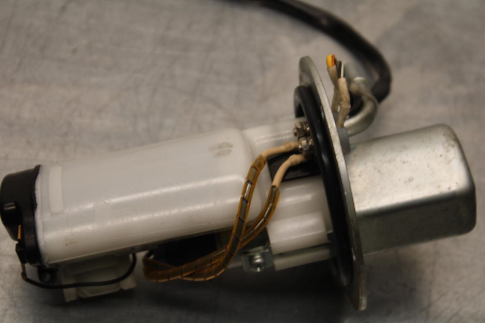 2011 Kawasaki Ninja ZX10R ZX1000K ABS FUEL PUMP GAS PETROL SENDER UNIT BB555