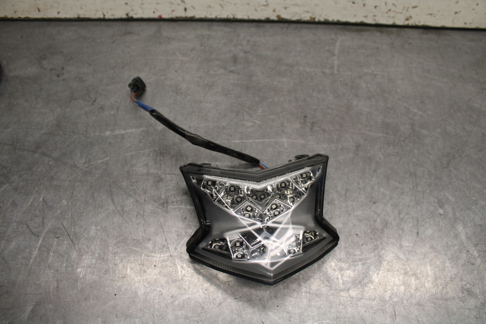 18-24 KAWASAKI NINJA 650 REAR TAIL TAILLIGHT BACK BRAKE LIGHT BB725