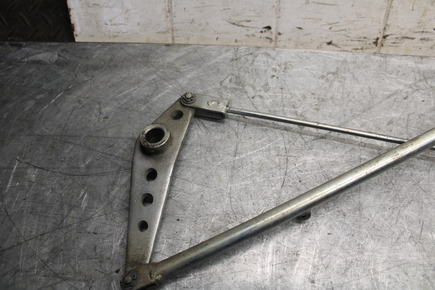 2007 Suzuki Boulevard M50B REAR BACK BRAKE TORQUE ROD SHAFT BAR BB537