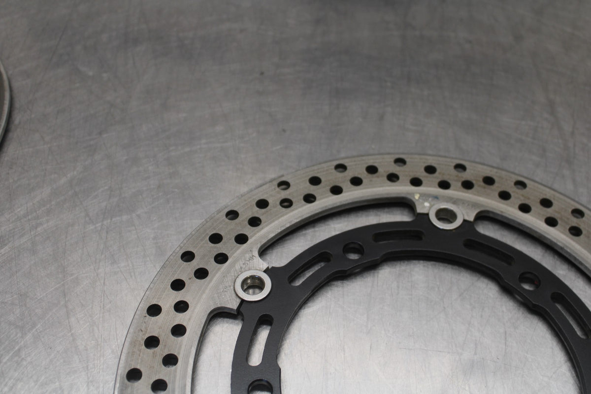 25 KAWASAKI Z900 FRONT LEFT RIGHT BRAKE ROTORS DISCS BB928