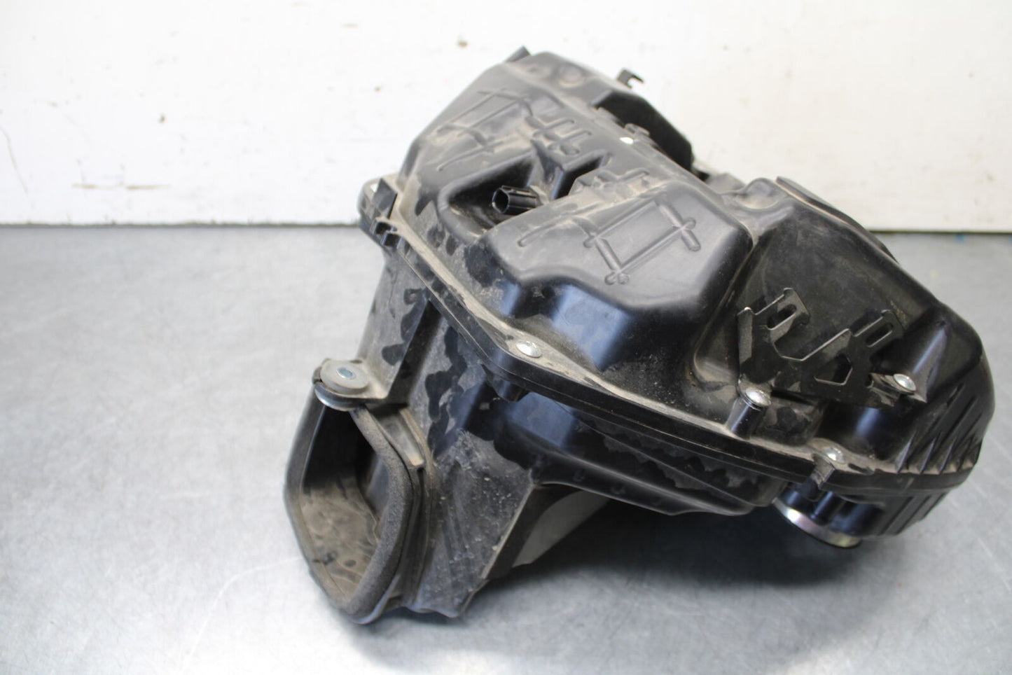 16 KAWASAKI NINJA ZX10R AIRBOX AIR INTAKE FILTER BOX 11010-0844 BB650