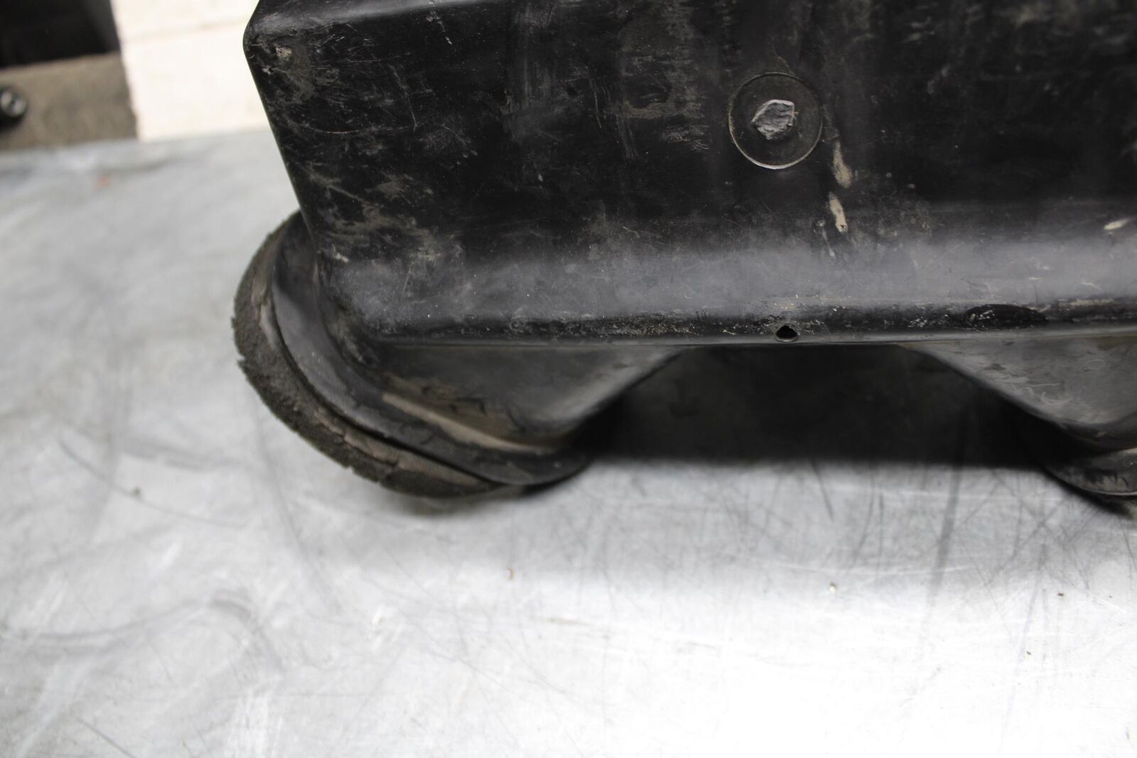 2007 Suzuki GSXR750 AIRBOX AIR INTAKE FILTER BOX 13700-02H03 BB546