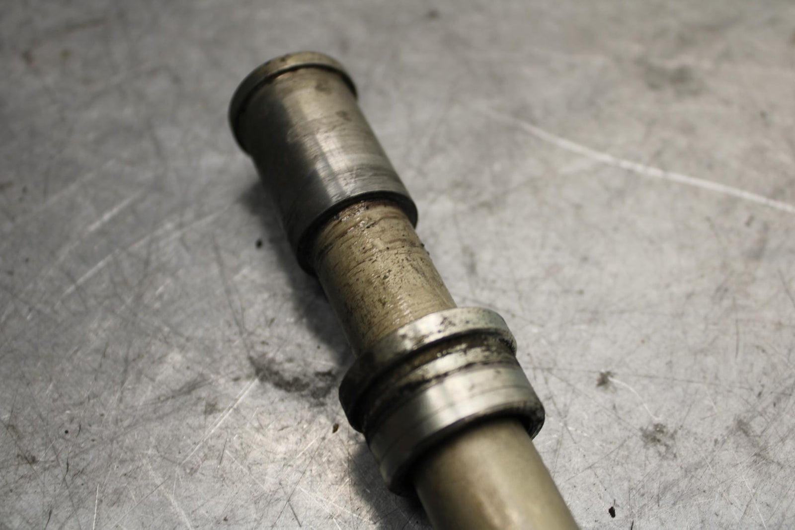 17 KAWASAKI Z900 ZR900 FRONT WHEEL RIM AXLE PIVOT BOLT BB549