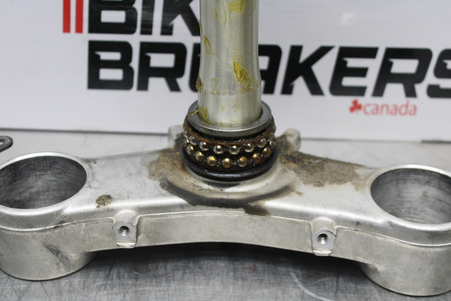 04-05 KAWASAKI NINJA ZX10R FRONT FORKS CLAMP LOWER TRIPLE TREE STEM BB163