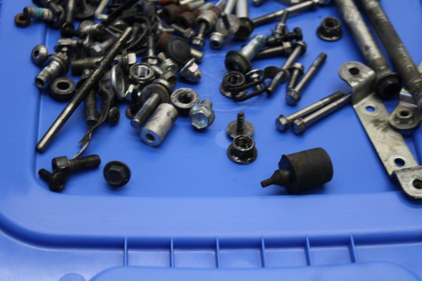 06-07 SUZUKI GSXR750 MISCELLANEOUS MOUNTING BOLTS HARDWARE MOTOR SCREWS BB613