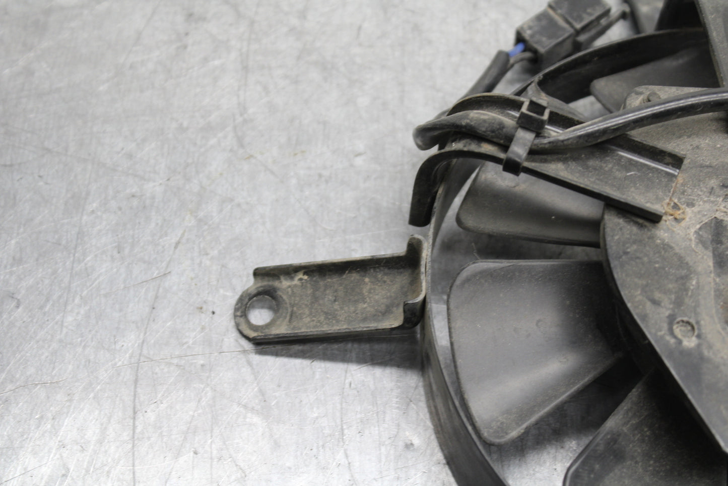97-99 SUZUKI GSXR600 SRAD ENGINE RADIATOR COOLING FAN BB123
