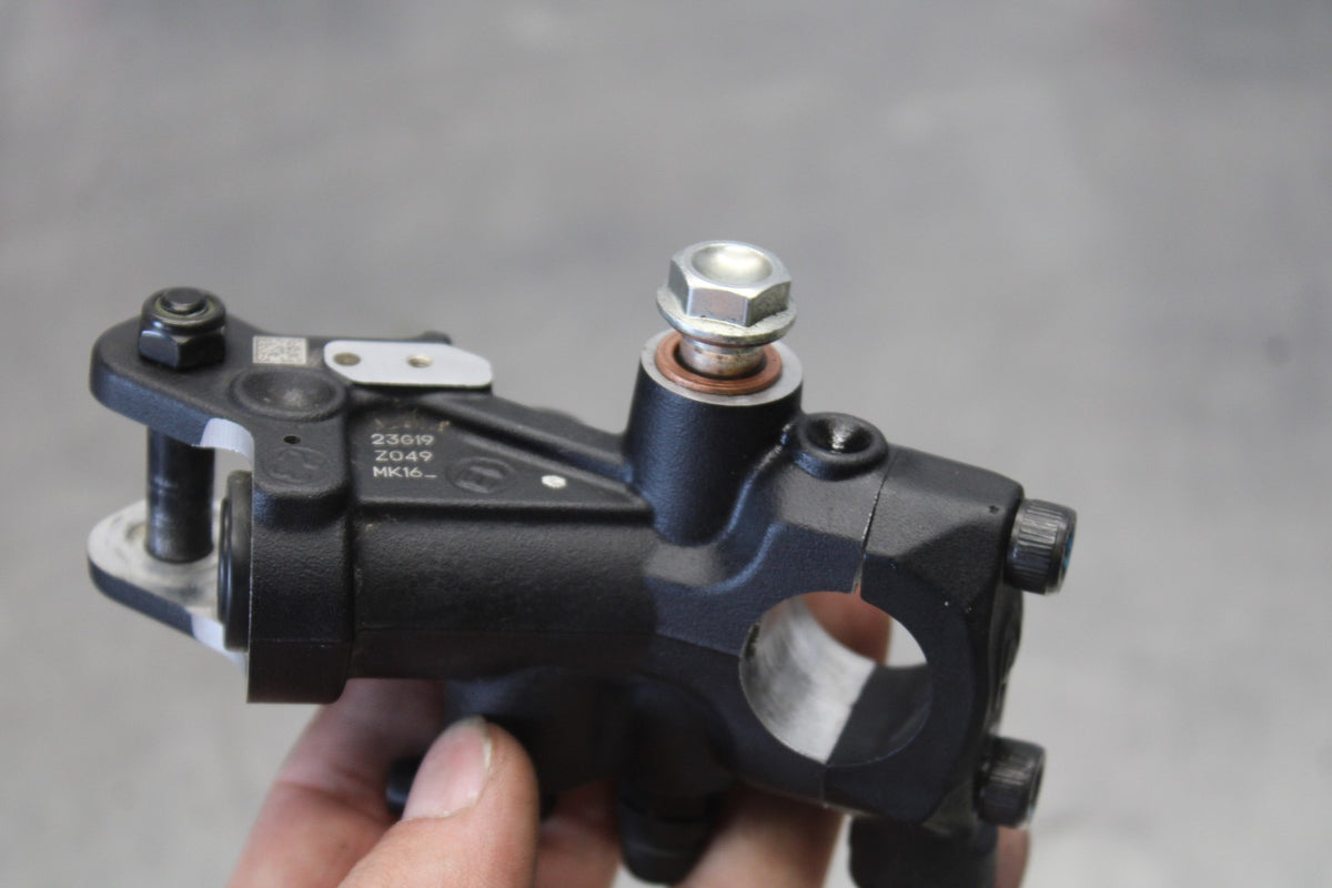 24 APRILIA TUONO V4 1100 FACTORY ABS FRONT BRAKE MASTER CYLINDER BB887