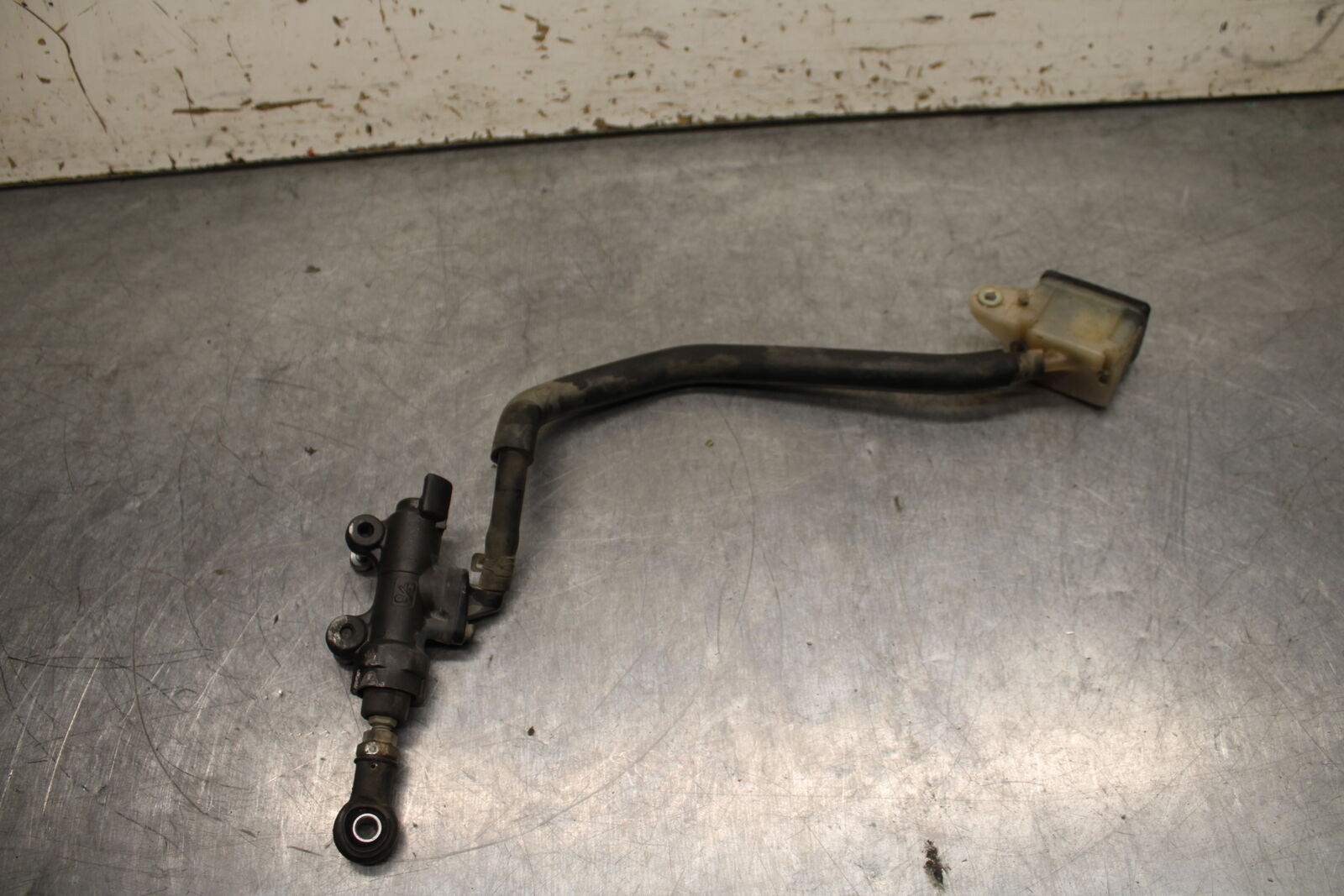 05-06 HONDA CBR600RR REAR BACK BRAKE MASTER CYLINDER W RESERVOIR BB739